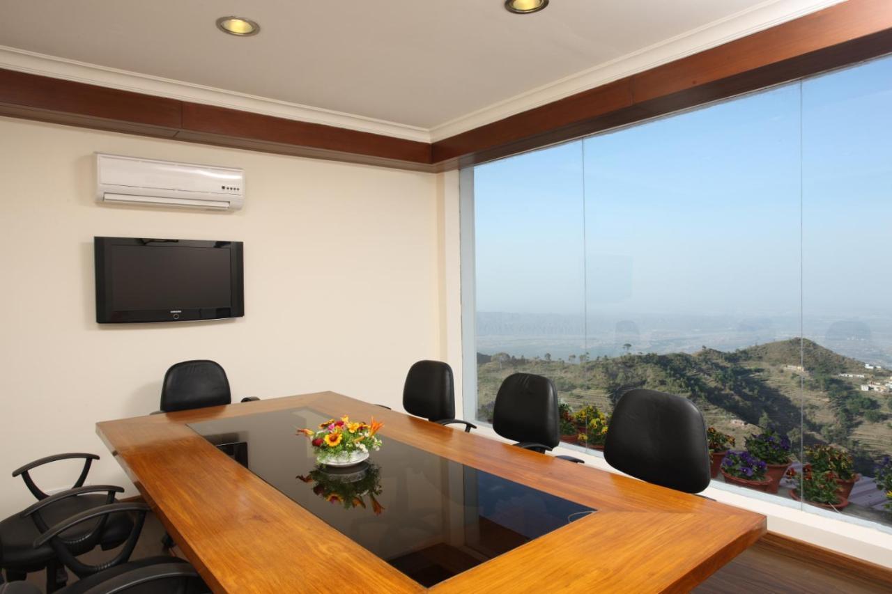 Timber Trail Heights & Terraces-Cable Car Escape Hotel Parwanoo ภายนอก รูปภาพ